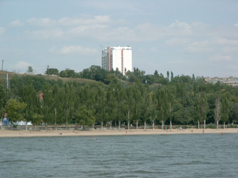 http://kochubey2005.narod.ru/beach_mariupol.jpg